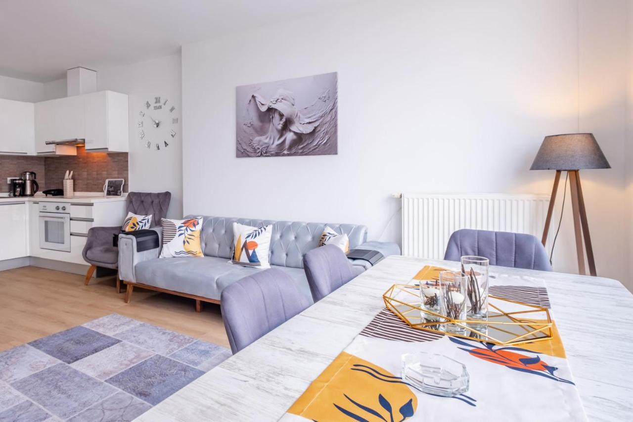 Charming Flat With City View In Atasehir Istanbul Bagian luar foto