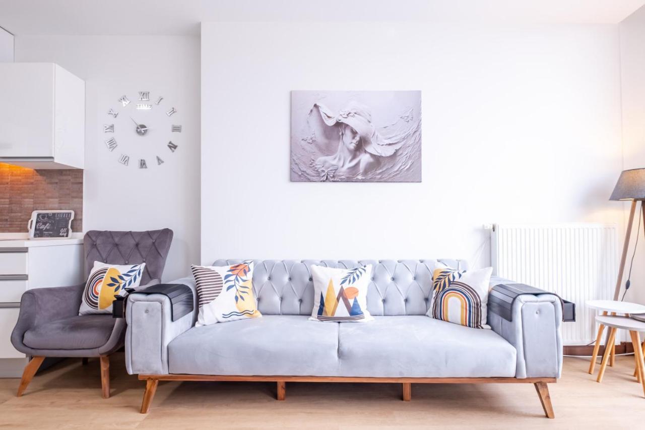 Charming Flat With City View In Atasehir Istanbul Bagian luar foto